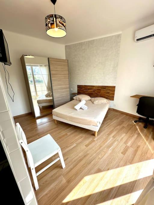 Appartement Avec 4 Chambres Doubles - Proche De La Mer, Des Transports Et De La Promenade Des Anglais ニース エクステリア 写真