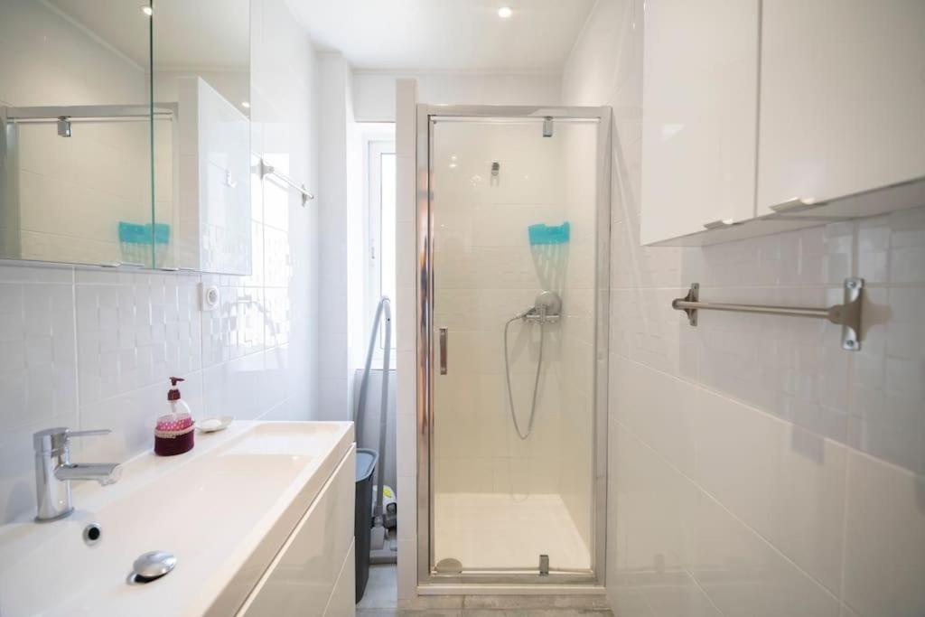 Appartement Avec 4 Chambres Doubles - Proche De La Mer, Des Transports Et De La Promenade Des Anglais ニース エクステリア 写真