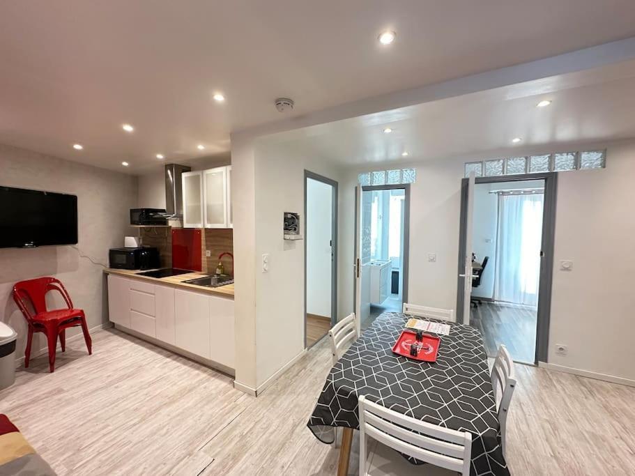 Appartement Avec 4 Chambres Doubles - Proche De La Mer, Des Transports Et De La Promenade Des Anglais ニース エクステリア 写真