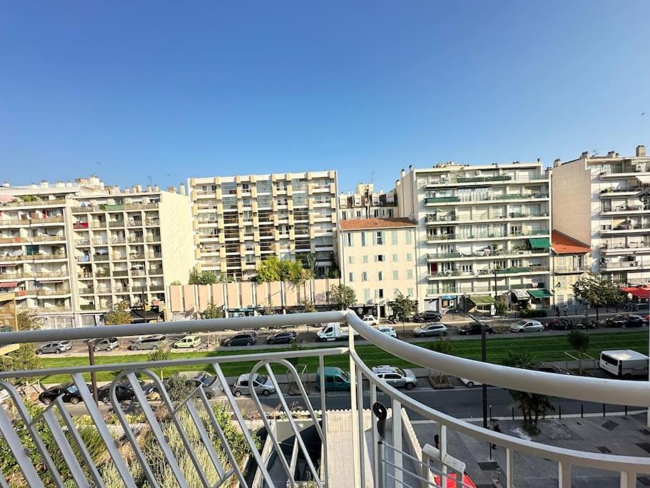 Appartement Avec 4 Chambres Doubles - Proche De La Mer, Des Transports Et De La Promenade Des Anglais ニース エクステリア 写真